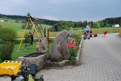 bayerwaldblick-spielplatz-bauernhofurlaub-400